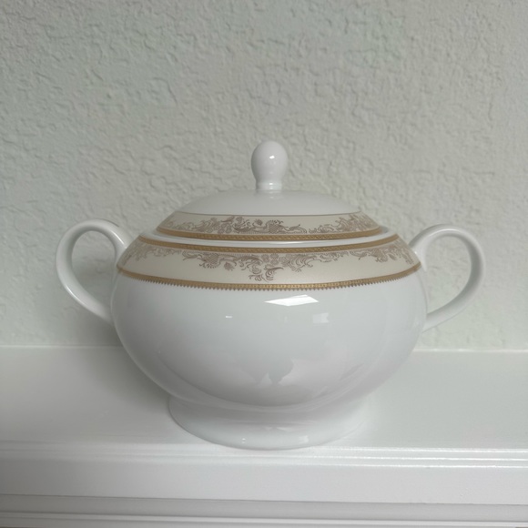 NEW LORREN HOME Trends La Luna 24k Gold Tone Bone China Soup Tureen - Picture 6 of 6
